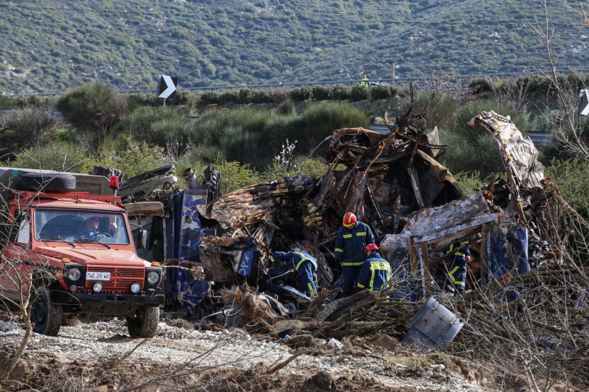 Βρέθηκαν τα συντρίμια της καμπίνας της εμπορικής αμαξοστοιχίας